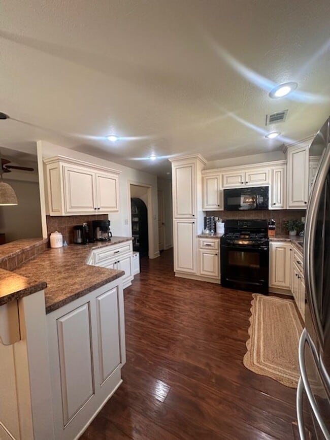 Photo - Ridgewood West End Home