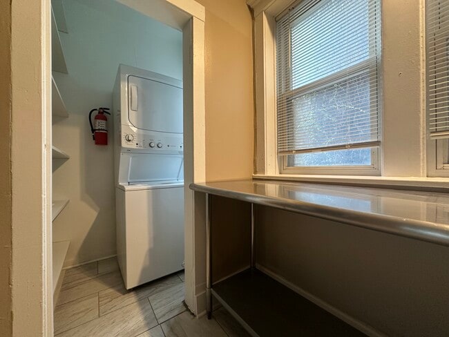 Photo - 4918 N Troy St Unit 1