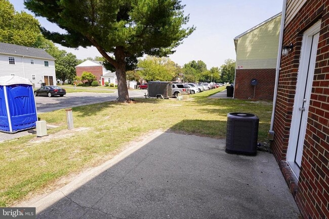 Photo - 734 Hemlock St