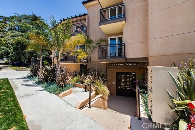 Photo - 1941 Waltonia Dr Unidad 205