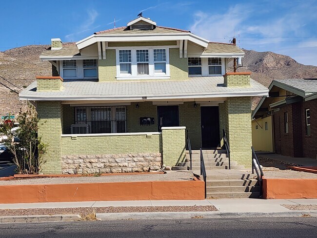 2401 #2 Front 1 - 2401 Montana Ave Unit Apartment #2