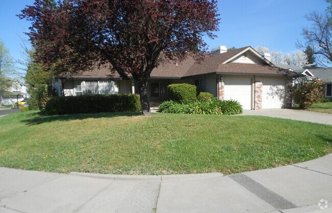 Building Photo - 3 bedroom 2 bath house in Yuba City