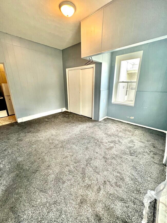 716 Ohio St Apartments For Rent in Quincy, IL