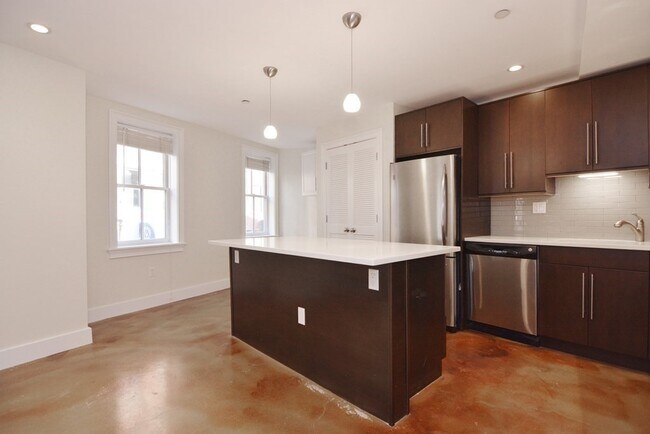 Photo - 64-66 Salem St Unit 2