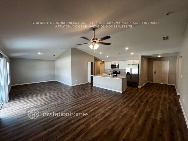 Photo - 1109 SW Khan Dr