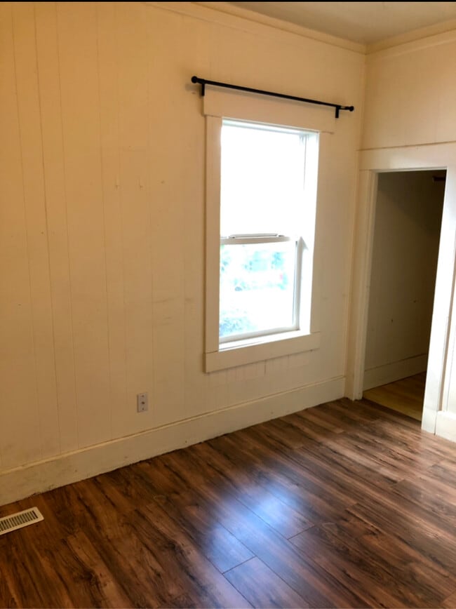 Building Photo - 601 J Street Rental