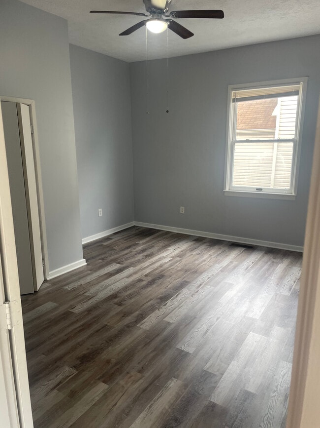 Photo - 125 Montmullin St