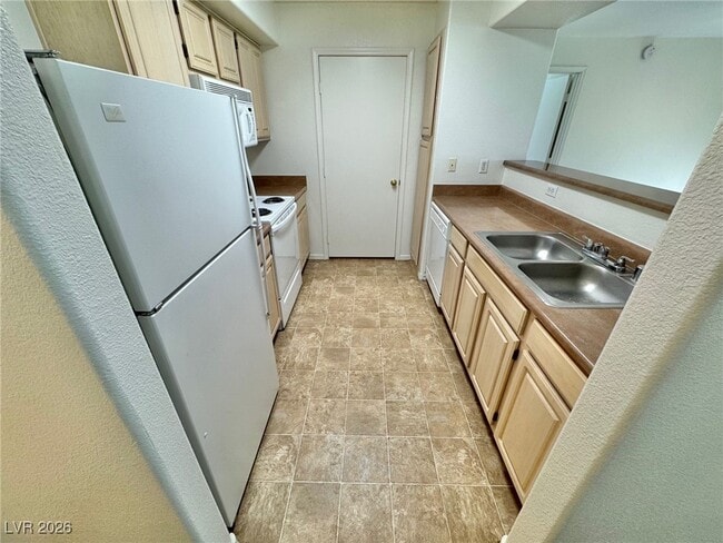 Photo - 555 E Silverado Ranch Blvd Unit 2010