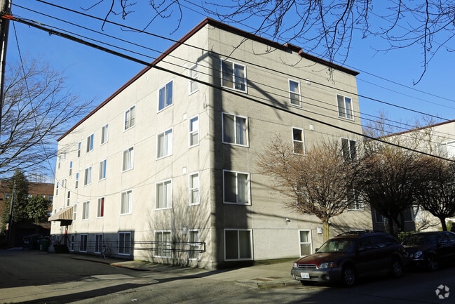 Photo - Mercedes Apartments