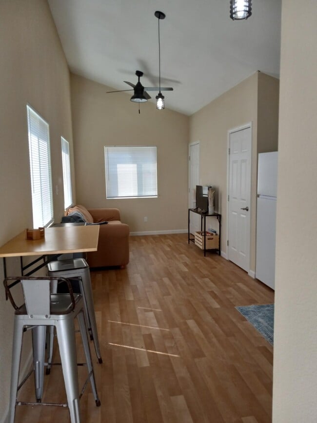 Photo - 1290 Deerpark Rd