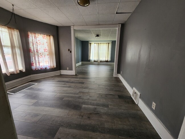 Building Photo - 623 E Irving Ave Unit A Rental