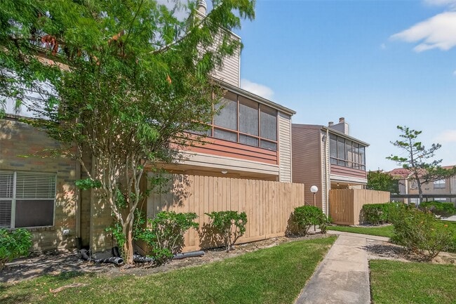 Photo - 10555 Turtlewood Ct Unit 3012