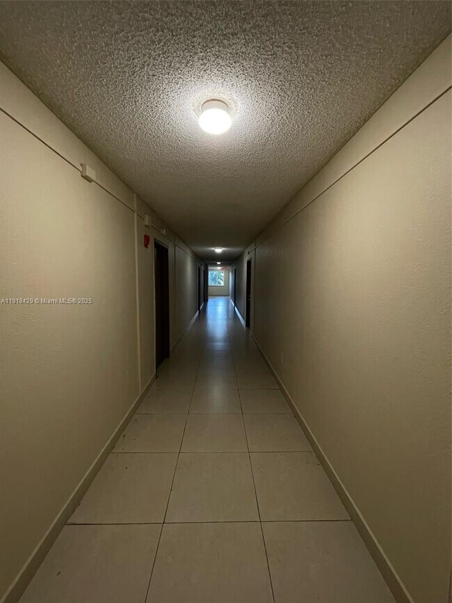 Photo - 6950 Miami Gardens Dr Unit 2-312A