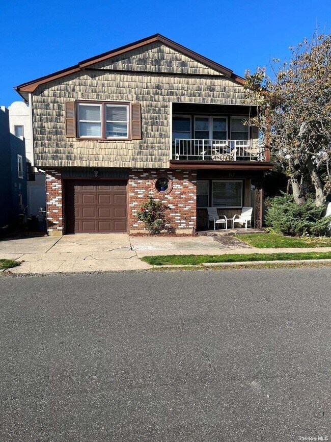Building Photo - 107 Mitchell Ave Unit 2nd Fl