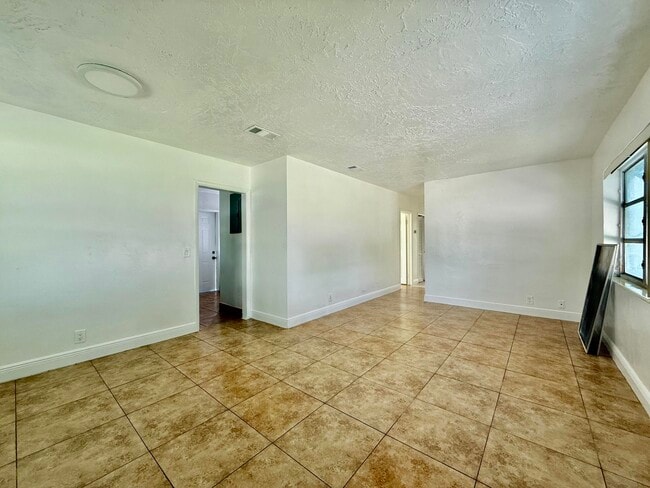 Photo - 355 NW 8th Ave