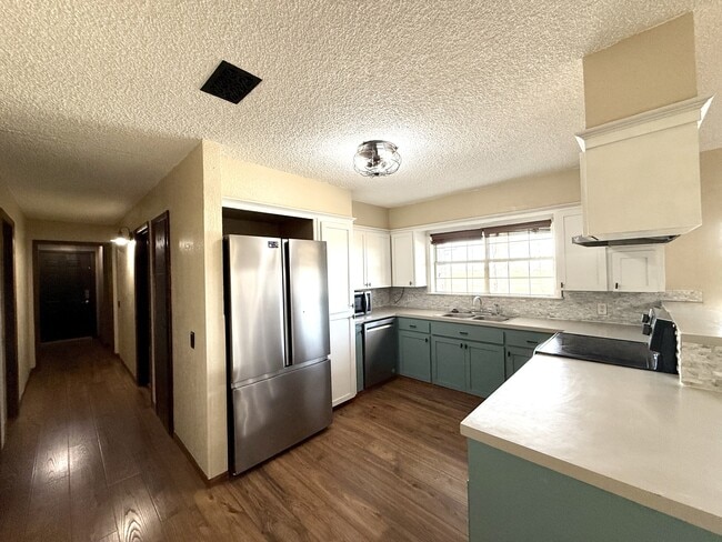 Photo - 1654 Ponderosa Rd