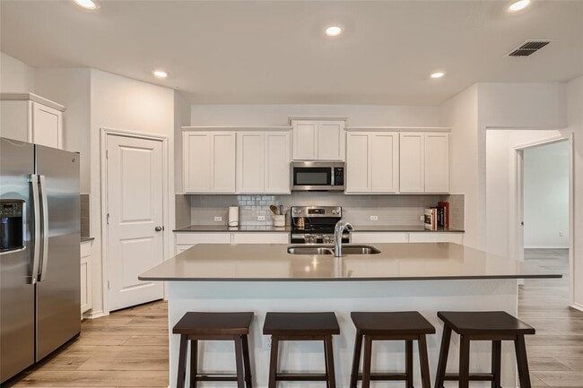 Photo - 510 Sixpence Ln