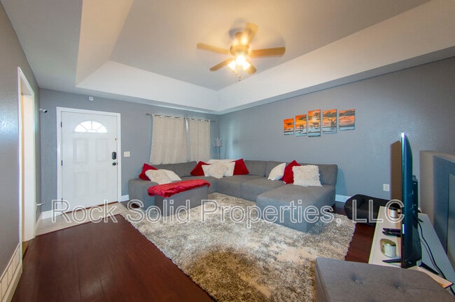 Photo - 521 Queens Rd