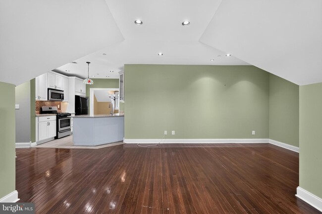Photo - 7220 Ridge Ave