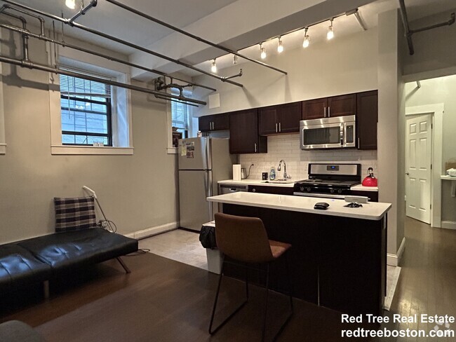 Building Photo - 114 Riverway Unit 99 Rental
