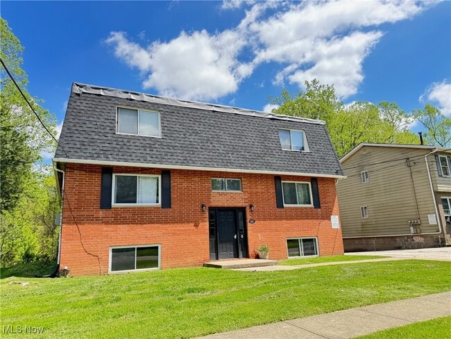 Building Photo - 1803 Cromwell Dr Unit 4 Rental