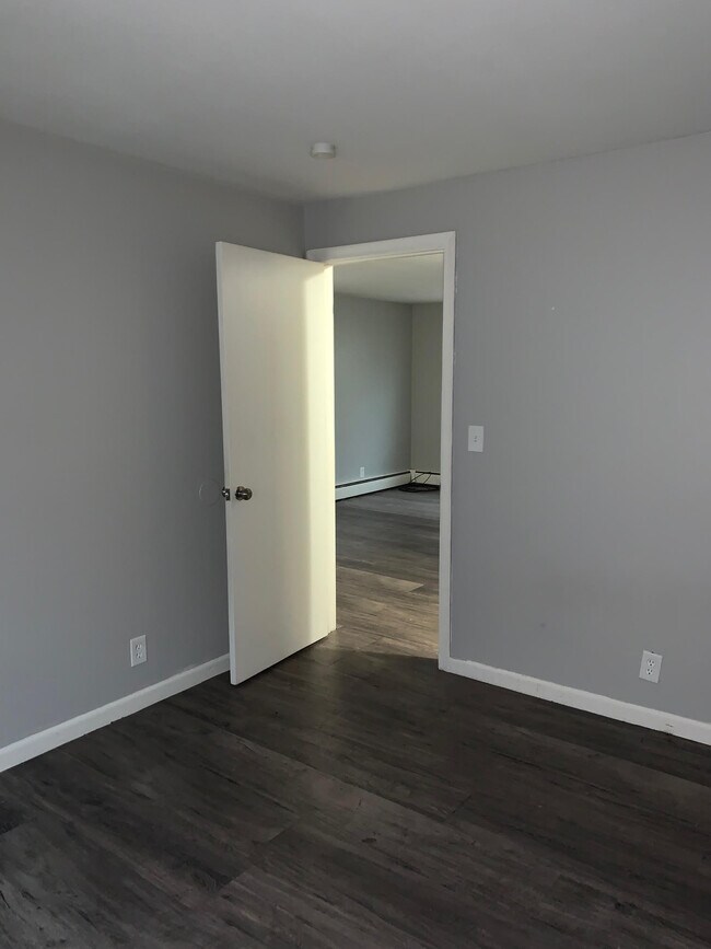 Photo - Elam Court Apartments