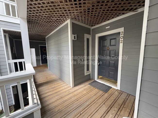 Photo - 700 Bishops Park Dr Unit 202