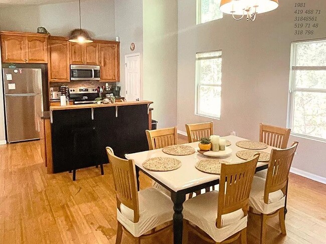 Photo - 837 Forrest Cir SE