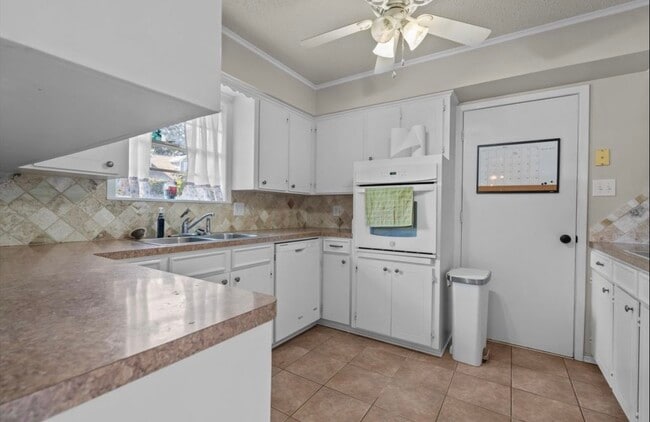 Photo - 2020 S Tipton Ave