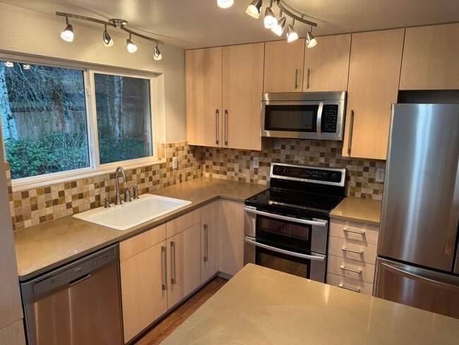 Photo - 505 74th St SW