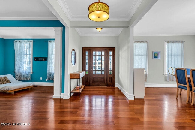 Photo - 206 3rd Ave