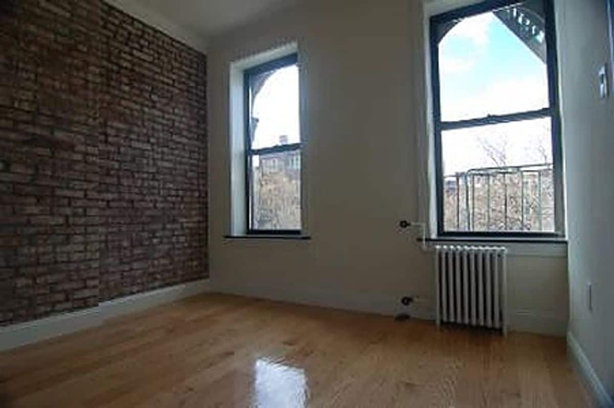 East 5th Street - East 5th Street Apartment Unit D4