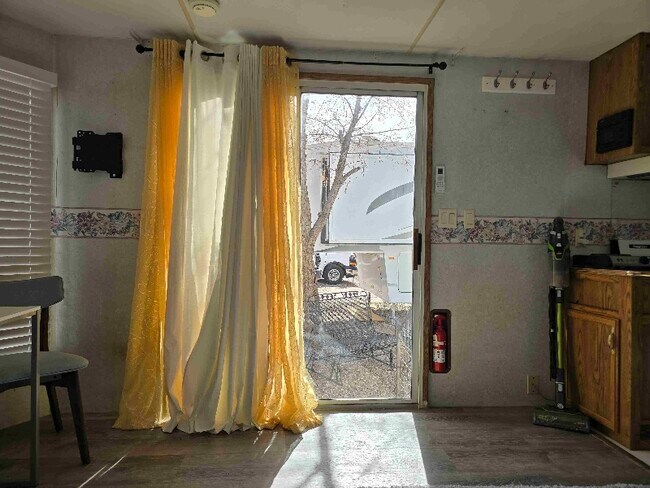 Photo - 4909 W Front Ave