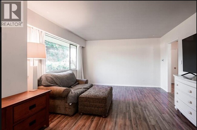 Photo - 7711 Eperson Rd