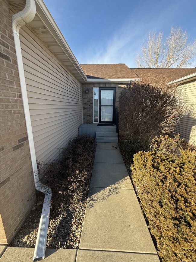 Photo - 4637 Twain St