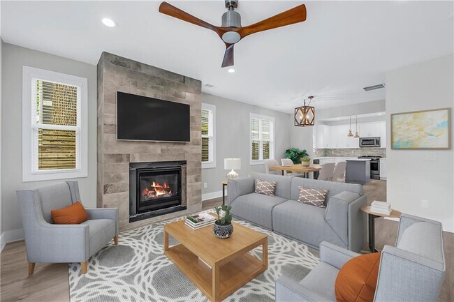 Photo - 183 Cleveland St SE