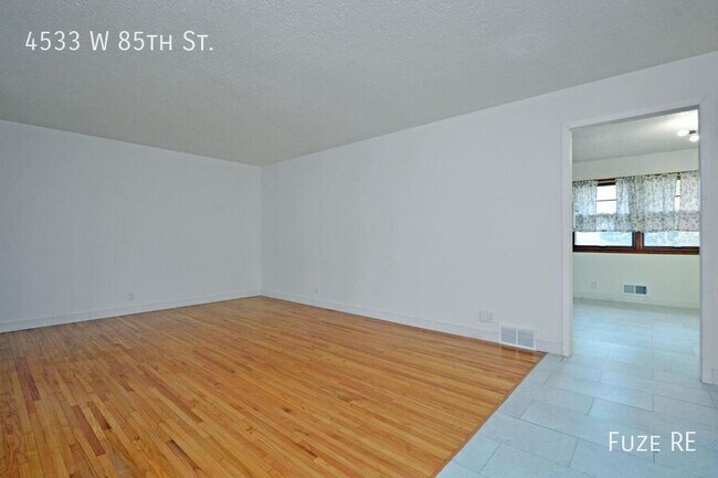 Photo - 4533 W 85th St