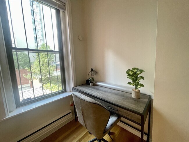 Photo - 115 St Botolph St Unit 3