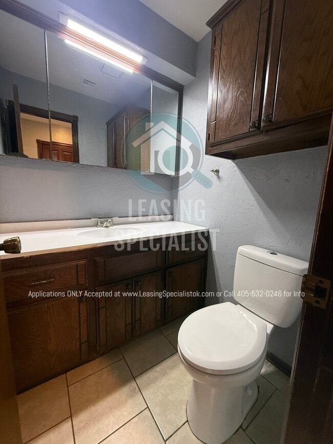 Photo - West Norman 2 Bed 1.5 Bath Townhouse Available for Your Immediate Move! Unit F