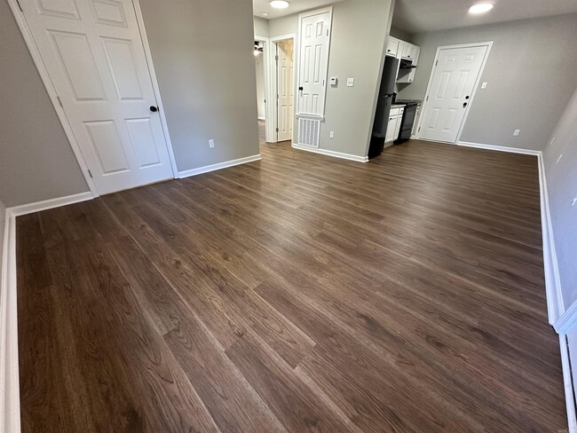 Photo - 6 Hiland Pl