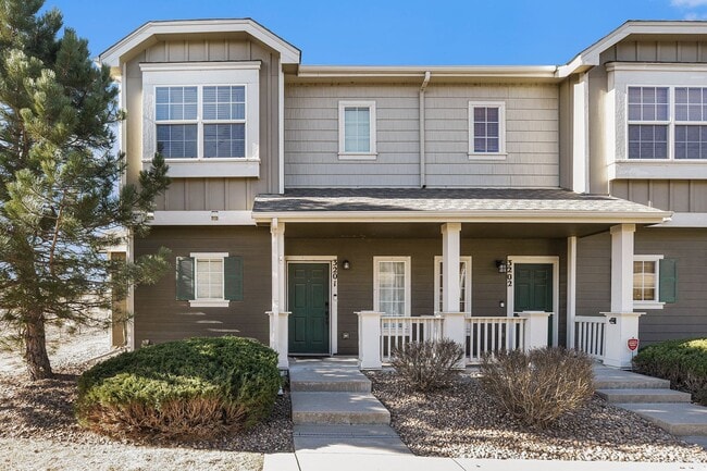 Building Photo - Available NOW!  2 Bedroom 2 Bath Beautiful Townhome