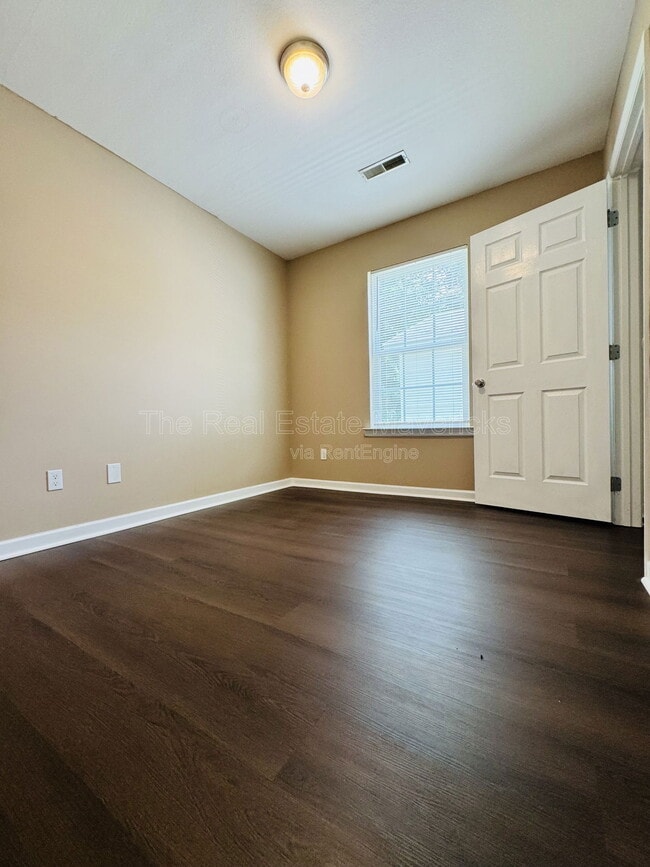 Photo - 4619 Kirkland Ave