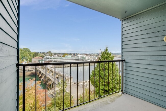 Building Photo - Live Above the Ballard Locks – Iconic View... Unit 304 Rental