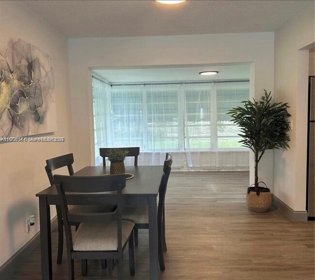 Photo - 2500 NE 181st St