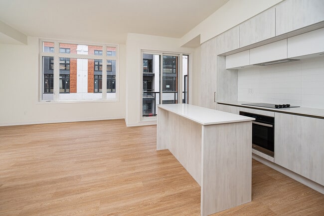 Building Photo - 8 Steckley House Ln