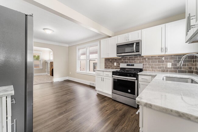 Photo - 164 W Muir Ave