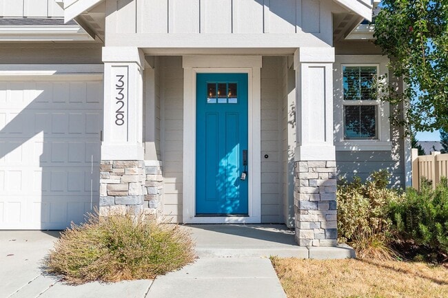 Photo - Quiet Centrally located 3 bed 2.5 bathroom