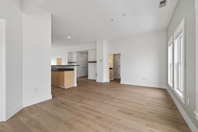 Photo - 116 E 3rd St Unit Apt 200