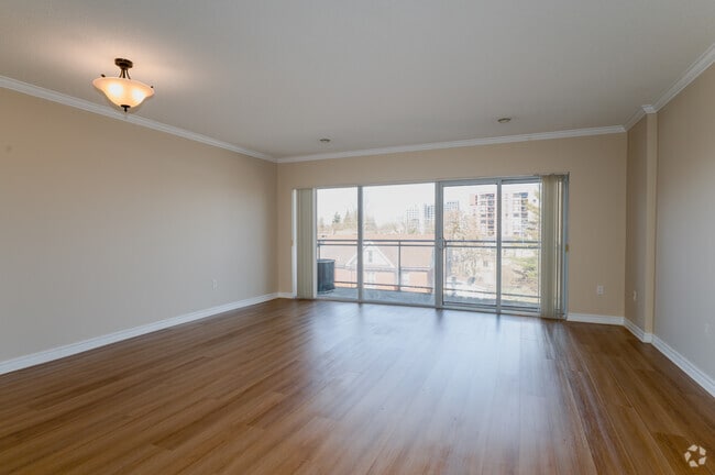 2BR, 2BA - 1,130SF - Living & Dining Room