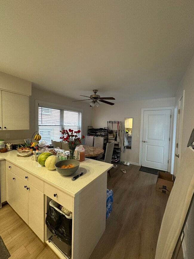 Photo - 8320 W Addison St Unidad #1